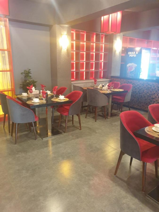Space Luxury Rental Suites Ravalpindi Kültér fotó